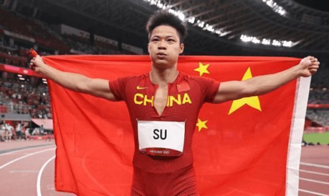 拉文将是他们首选交易对象，他有一份巨额合同，公牛队在拉文的带领下，在过去的七个赛季中一直陷入停滞状态。